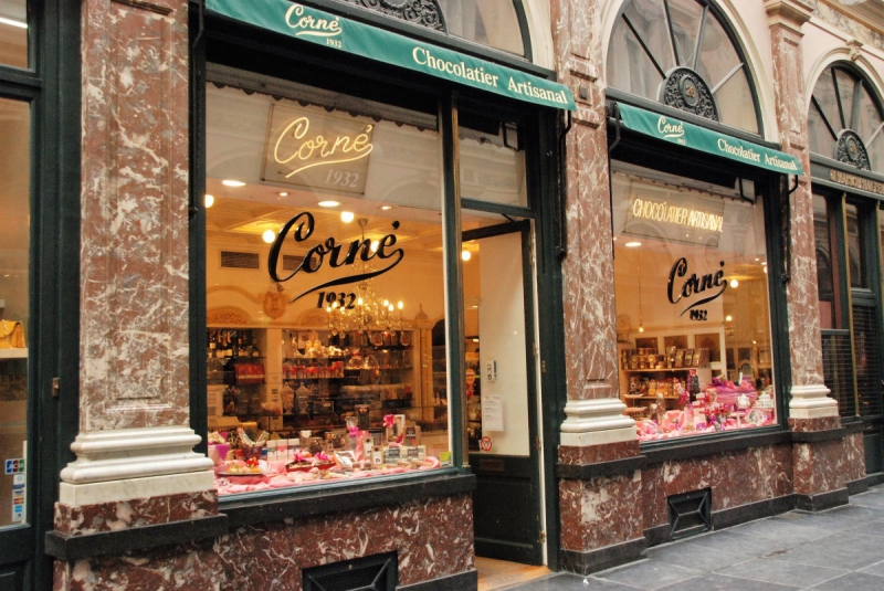 chocolaterie-ENTRECASTEAUX-min_chocolate_chocolaterie_shop_luxury_chic_gallery_brussels_belgium-558146